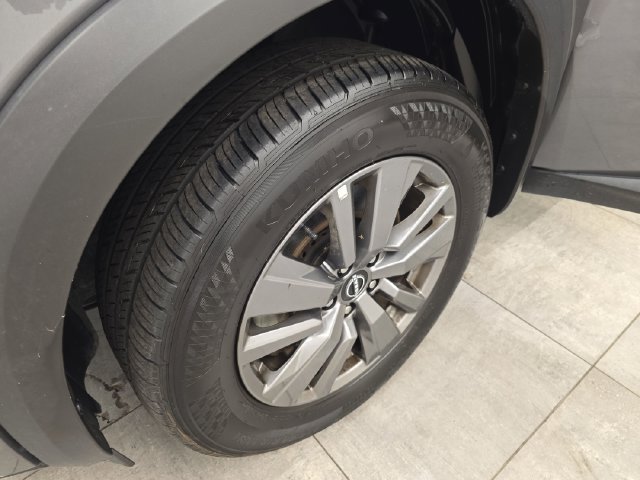 Used 2025 Nissan Pathfinder SV AWD/4WD image 40