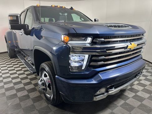 Used 2022 Chevrolet Silverado 3500 High Country w/ Snow Plow Prep/Camper Package image 7