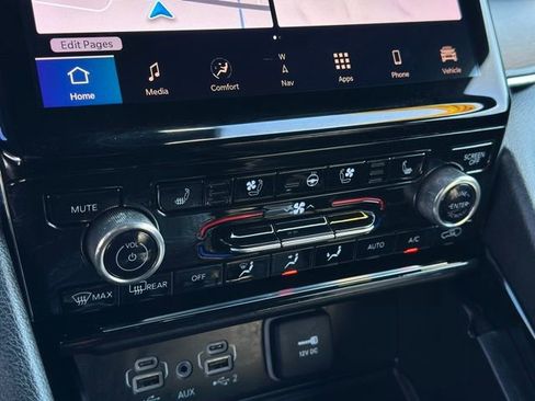 Used 2023 Jeep Grand Cherokee Overland w/ Luxury Tech Group IV image 13