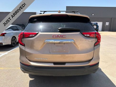 Used 2018 GMC Terrain SLE w/ Driver Convenience Package FWD image 6