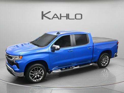 Used 2025 Chevrolet Silverado 1500 LT w/ Safety Package AWD/4WD image 3