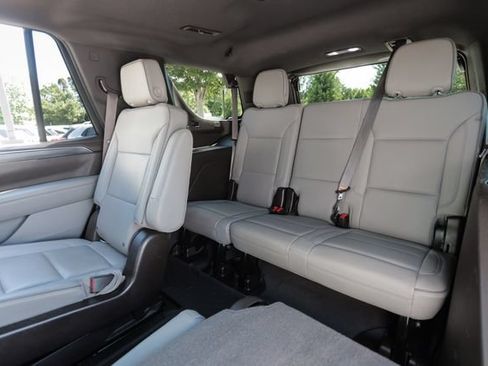 Used 2021 GMC Yukon SLT w/ SLT Premium Package AWD/4WD image 51
