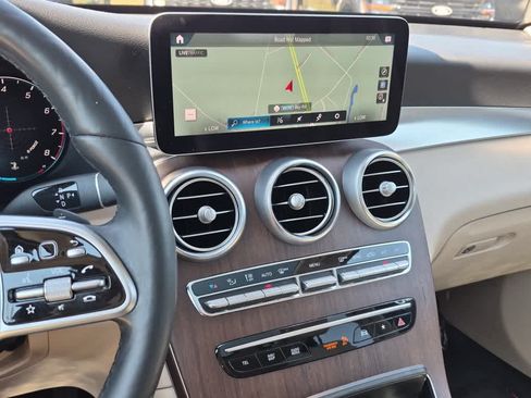 Used 2022 Mercedes-Benz GLC 300 4MATIC image 14