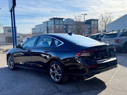 Used 2023 Honda Accord EX image 4