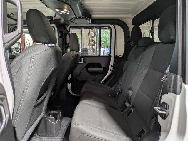 Certified 2022 Jeep Gladiator Sport AWD/4WD image 13