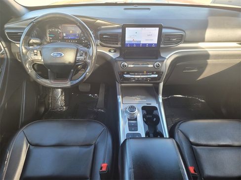 Used 2020 Ford Explorer XLT w/ Equipment Group 202A image 14