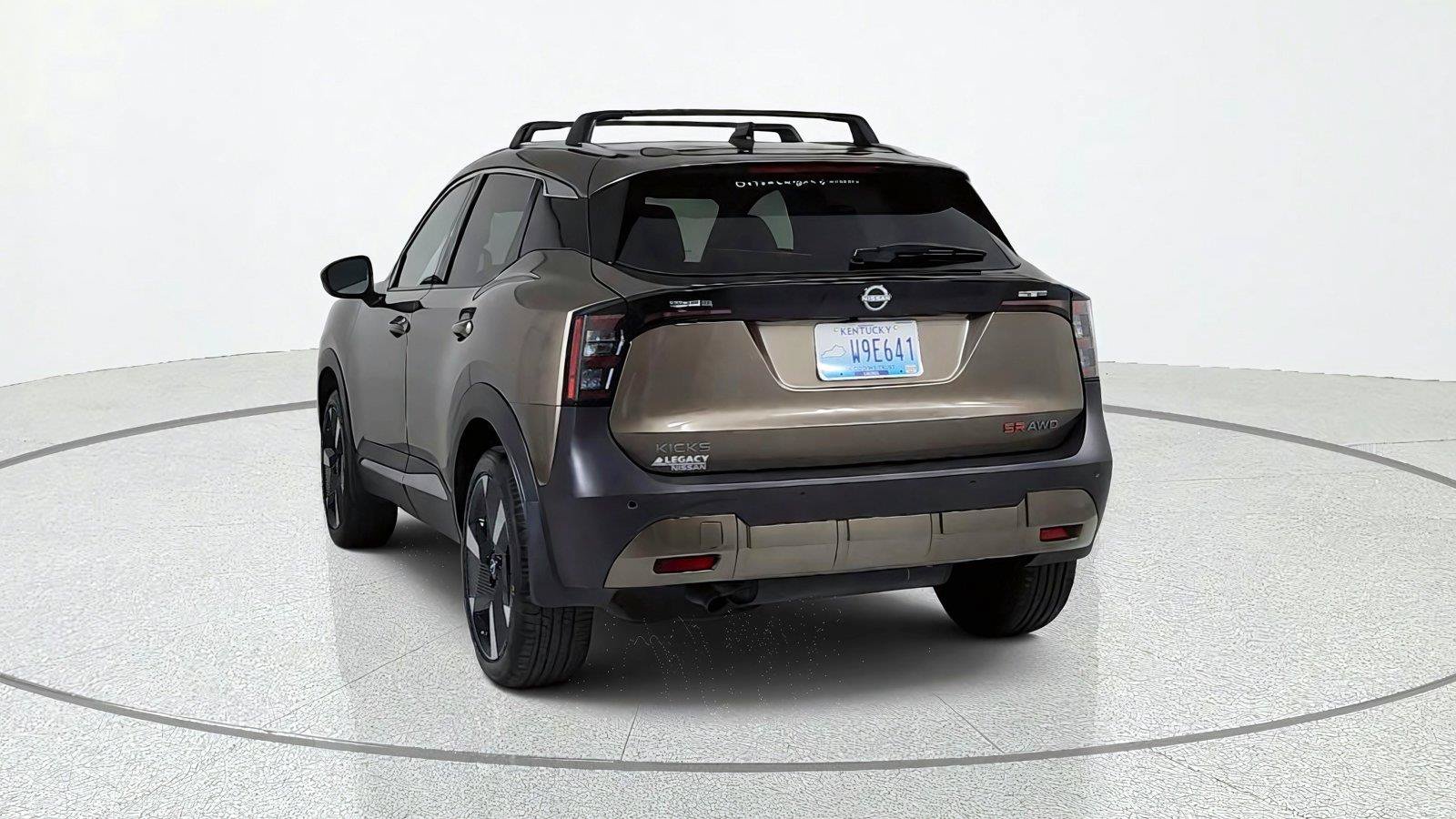 Used 2026 Nissan Kicks SR w/ Cold Weather Package AWD/4WD image 5