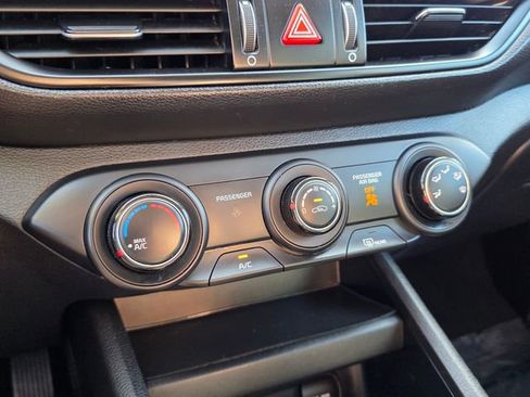 Used 2023 Kia Forte LXS w/ LXS Technology Package image 25