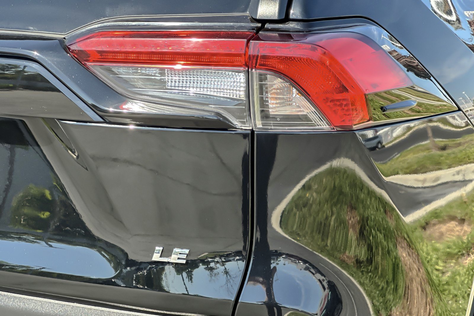 Used 2021 Toyota RAV4 LE w/ Carpet Mat Package (TMS) FWD image 25