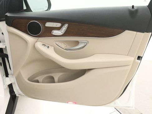 Certified 2022 Mercedes-Benz GLC 300 image 24