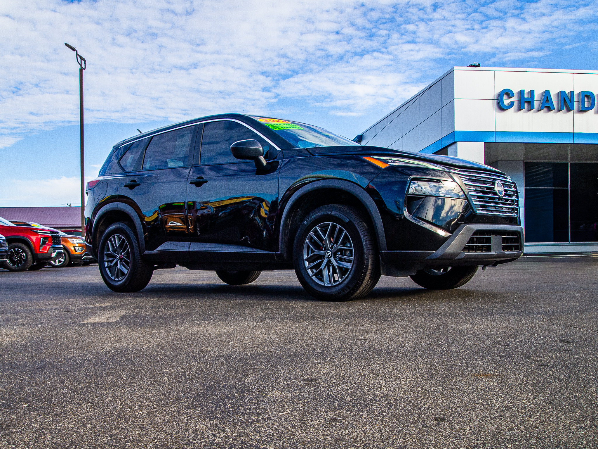 Used 2024 Nissan Rogue S FWD image 9