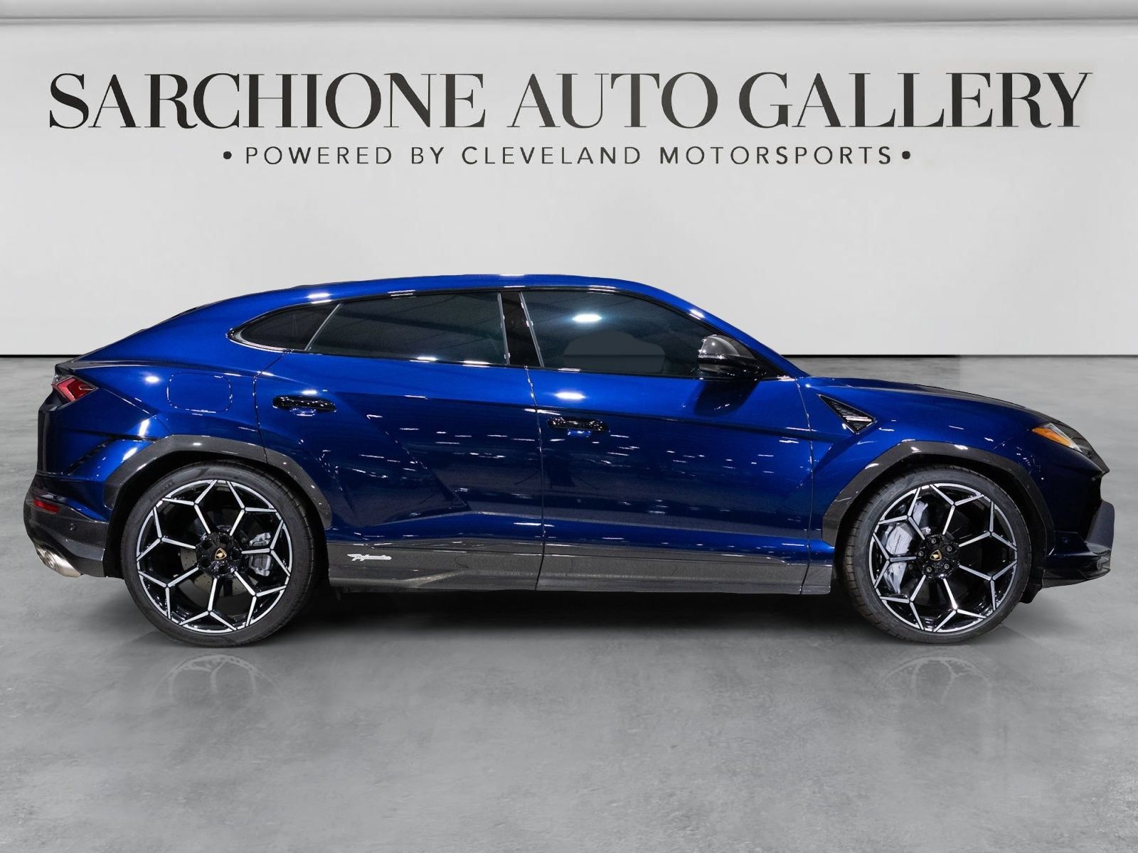 Used 2024 Lamborghini Urus Performante AWD/4WD image 3