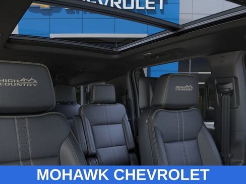 New 2026 Chevrolet Suburban High Country AWD/4WD image 24