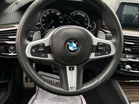 Used 2019 BMW 530i xDrive w/ M Sport Package image 25