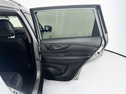 Used 2015 Nissan Rogue SL FWD image 31