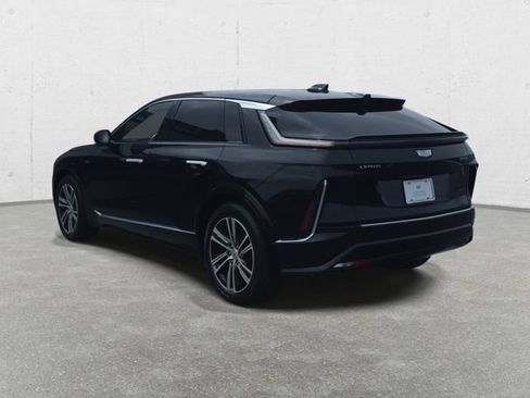 Certified 2024 Cadillac Lyriq Luxury AWD/4WD image 7