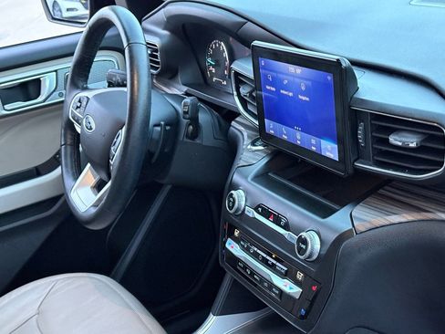 Used 2020 Ford Explorer Limited image 41