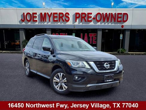 Used 2018 Nissan Pathfinder SL FWD image 1