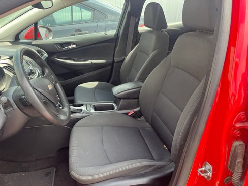 Used 2017 Chevrolet Cruze LT w/ Convenience Package FWD image 7