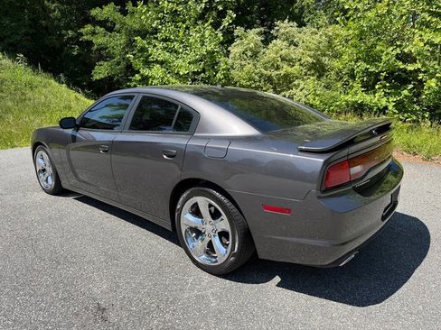 Used 2013 Dodge Charger R/T RWD image 8