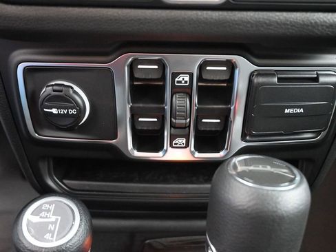 New 2025 Jeep Gladiator Sport AWD/4WD image 6