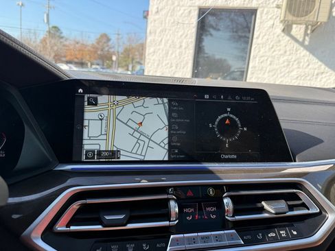 Used 2022 BMW X5 xDrive40i w/ M Sport Package image 10