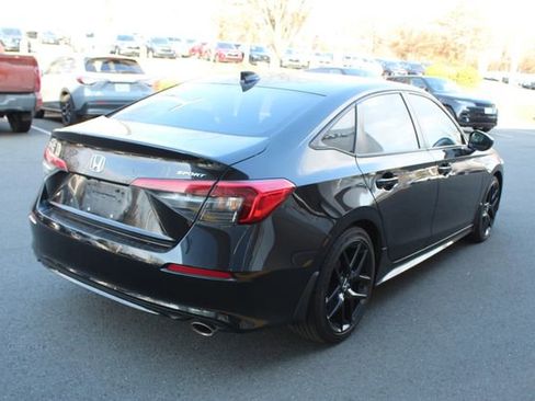 Used 2022 Honda Civic Sport image 2