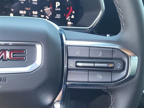 New 2025 GMC Canyon Elevation w/ Convenience Package image 16