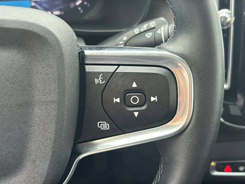 Certified 2026 Volvo XC40 B5 Plus AWD/4WD image 17