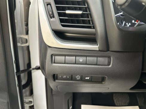 Certified 2024 Nissan Rogue SV image 22