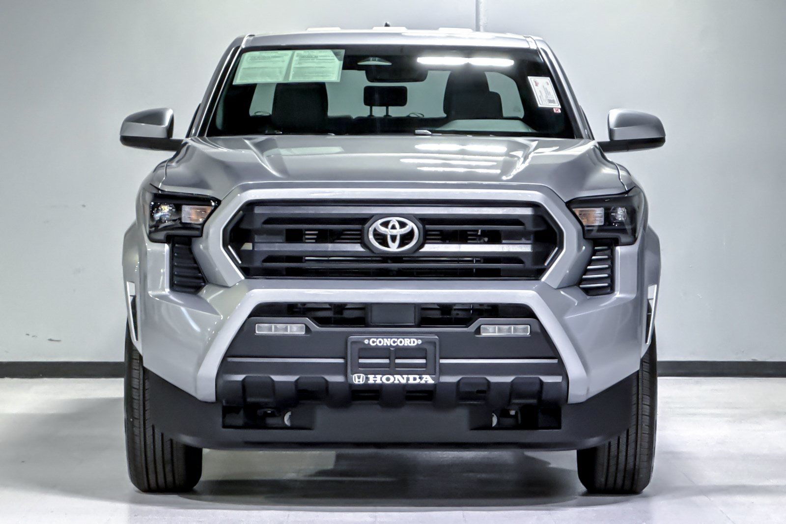 Used 2026 Toyota Tacoma SR5 AWD/4WD image 6