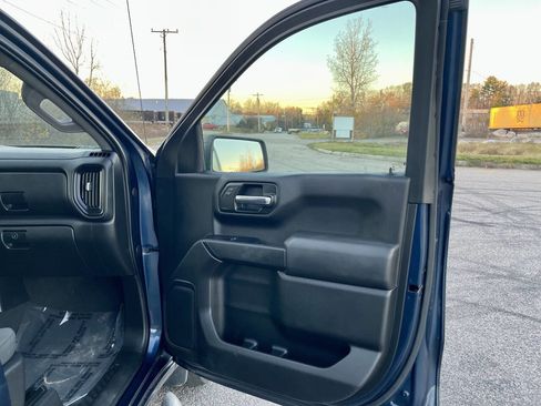 Used 2020 Chevrolet Silverado 1500 Custom w/ Custom Value Package image 15