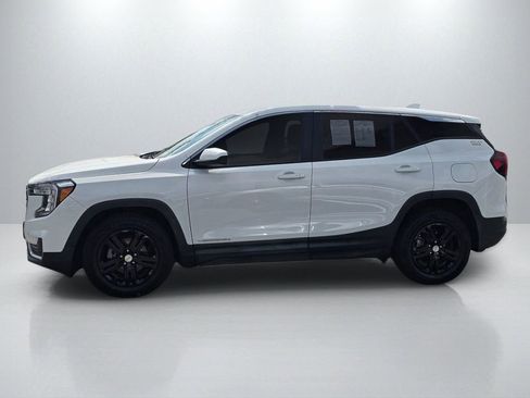 Used 2022 GMC Terrain SLE w/ LPO, Floor Liner Package FWD image 8