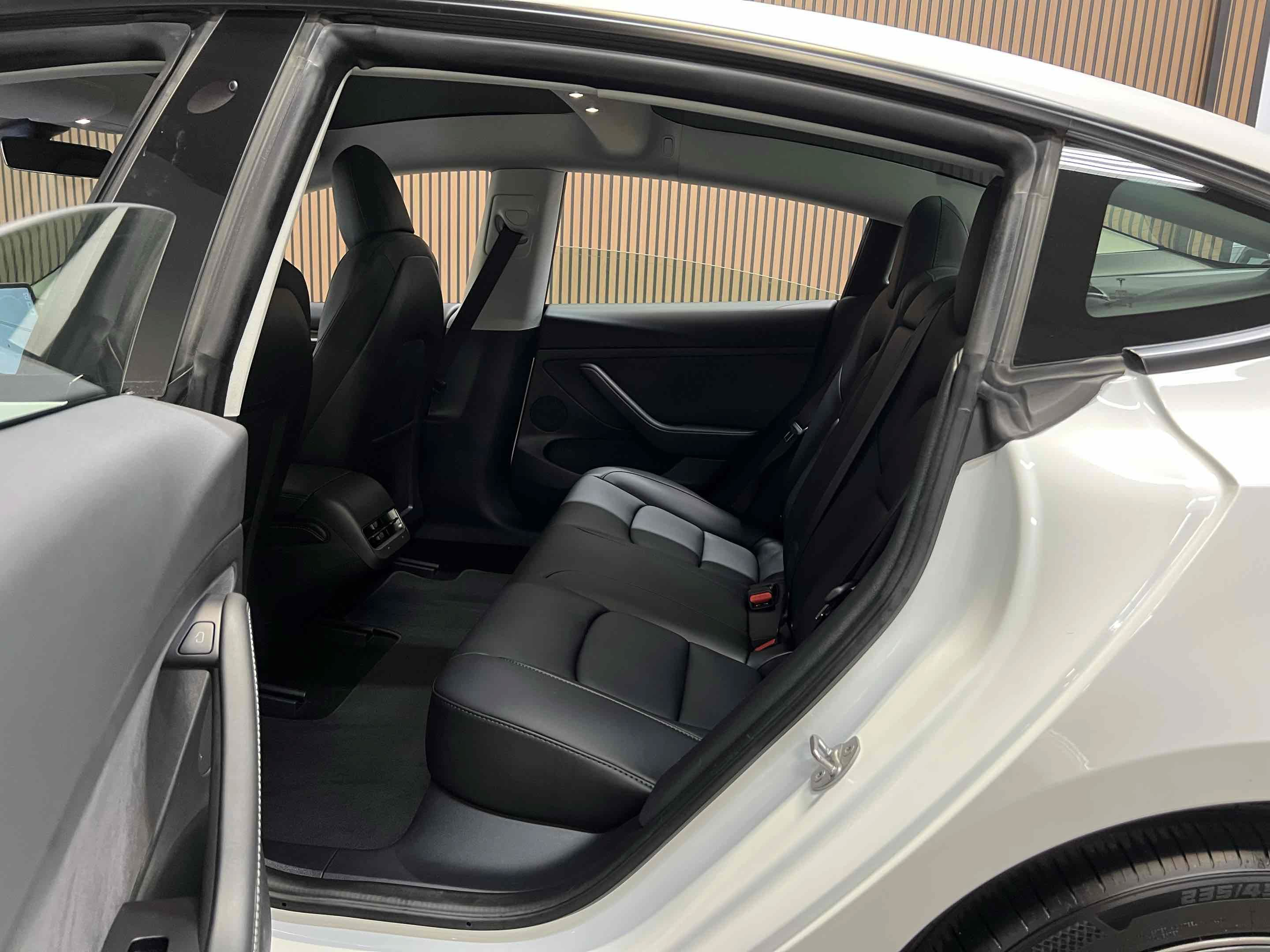 Used 2022 Tesla Model 3 RWD image 7
