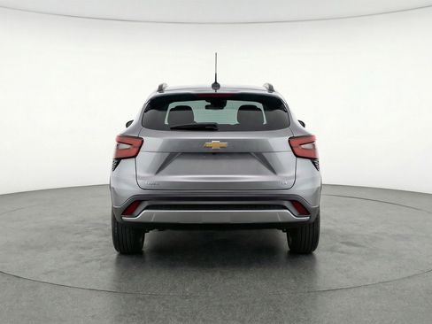 Used 2025 Chevrolet Trax LT image 7