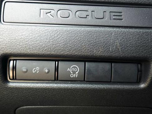Used 2026 Nissan Rogue S FWD image 26