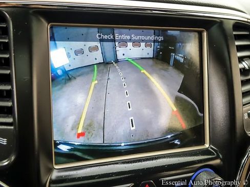 Used 2015 Jeep Grand Cherokee Limited w/ Trailer Tow Group IV AWD/4WD image 17
