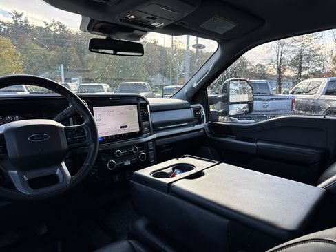 Used 2025 Ford F250 Lariat image 15