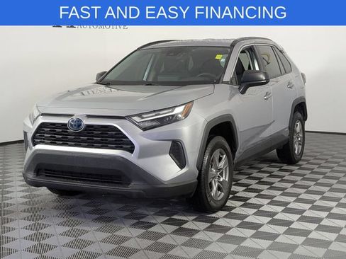 Used 2023 Toyota RAV4 LE AWD/4WD image 4