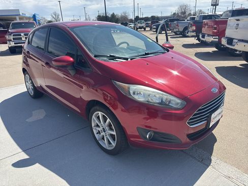 Used 2017 Ford Fiesta SE w/ Equipment Group 201A image 8
