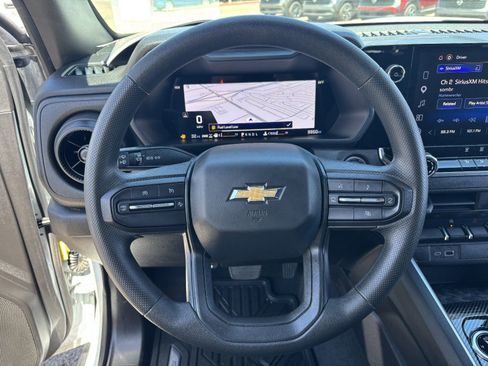 Used 2025 Chevrolet Colorado W/T AWD/4WD image 28
