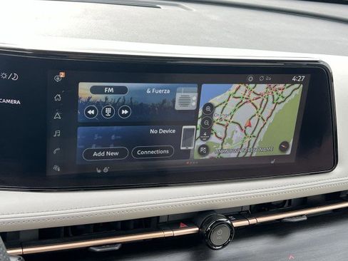 Used 2023 Nissan Ariya AWD image 13