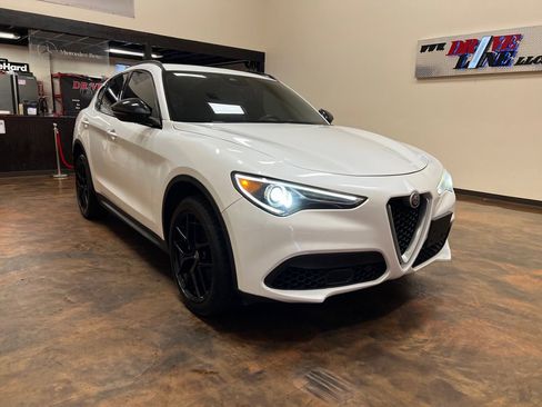 Used 2018 Alfa Romeo Stelvio Ti Sport image 3