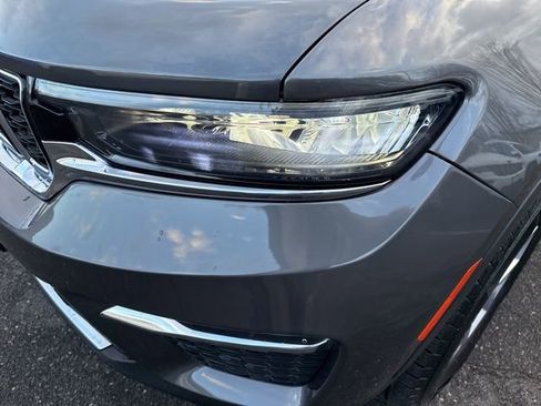 Certified 2022 Jeep Grand Cherokee Limited image 29