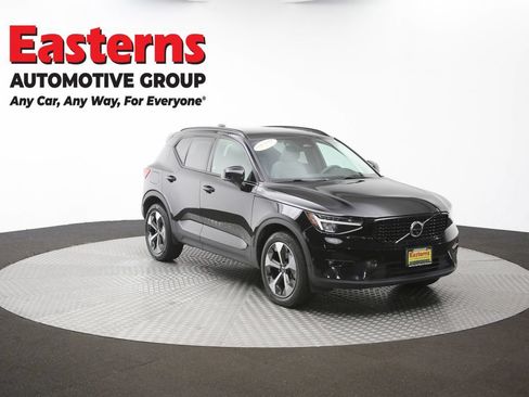 Used 2023 Volvo XC40 B4 Ultimate FWD image 44