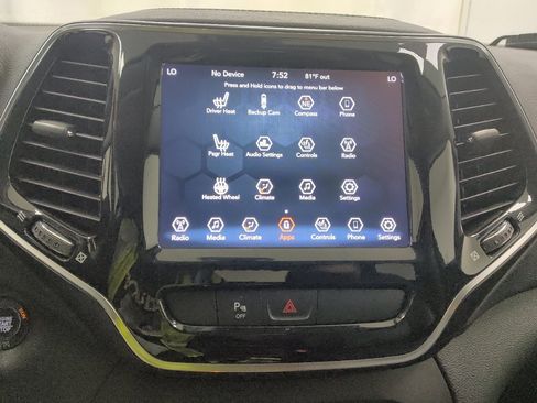Used 2019 Jeep Cherokee Limited AWD/4WD image 25
