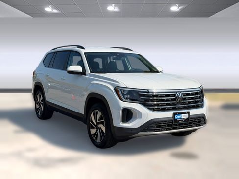 Used 2025 Volkswagen Atlas SE FWD image 7