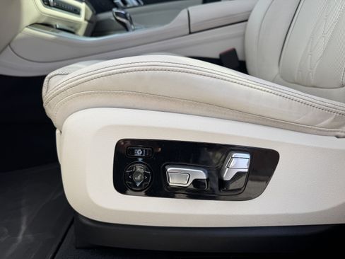 Used 2020 BMW X5 M50i w/ Executive Package image 13