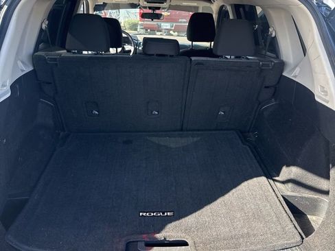 Used 2021 Nissan Rogue SV image 29