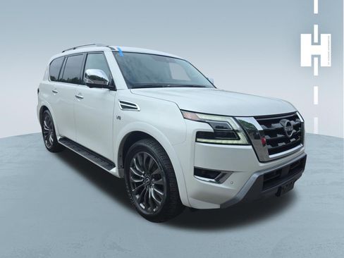Used 2022 Nissan Armada Platinum w/ Captain's Chairs Package RWD image 1